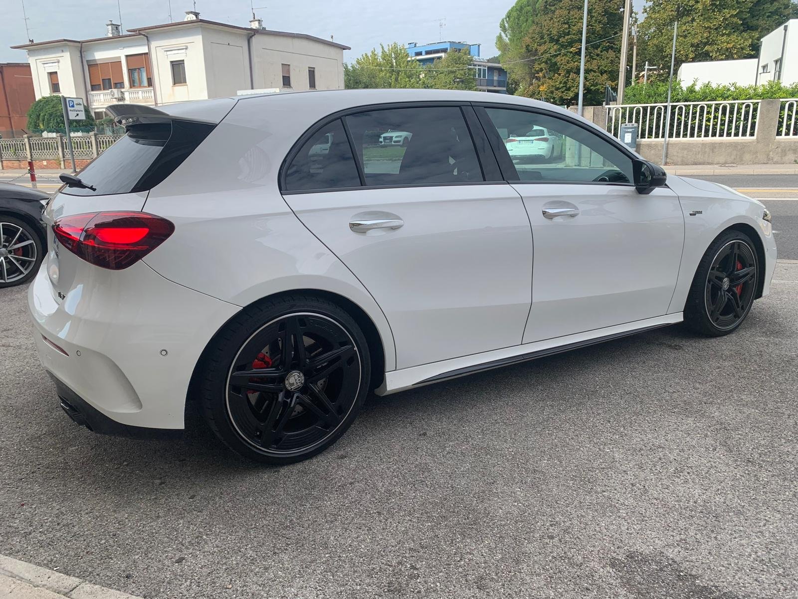 MERCEDES-BENZ A35 AMG 4MATIC