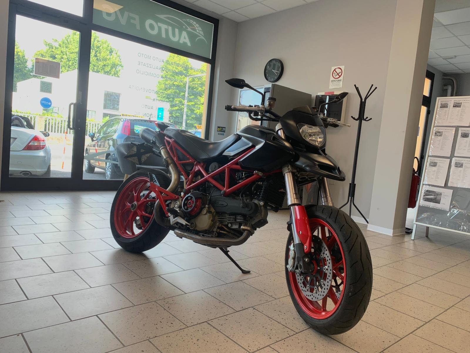 DUCATI HYPERMOTARD