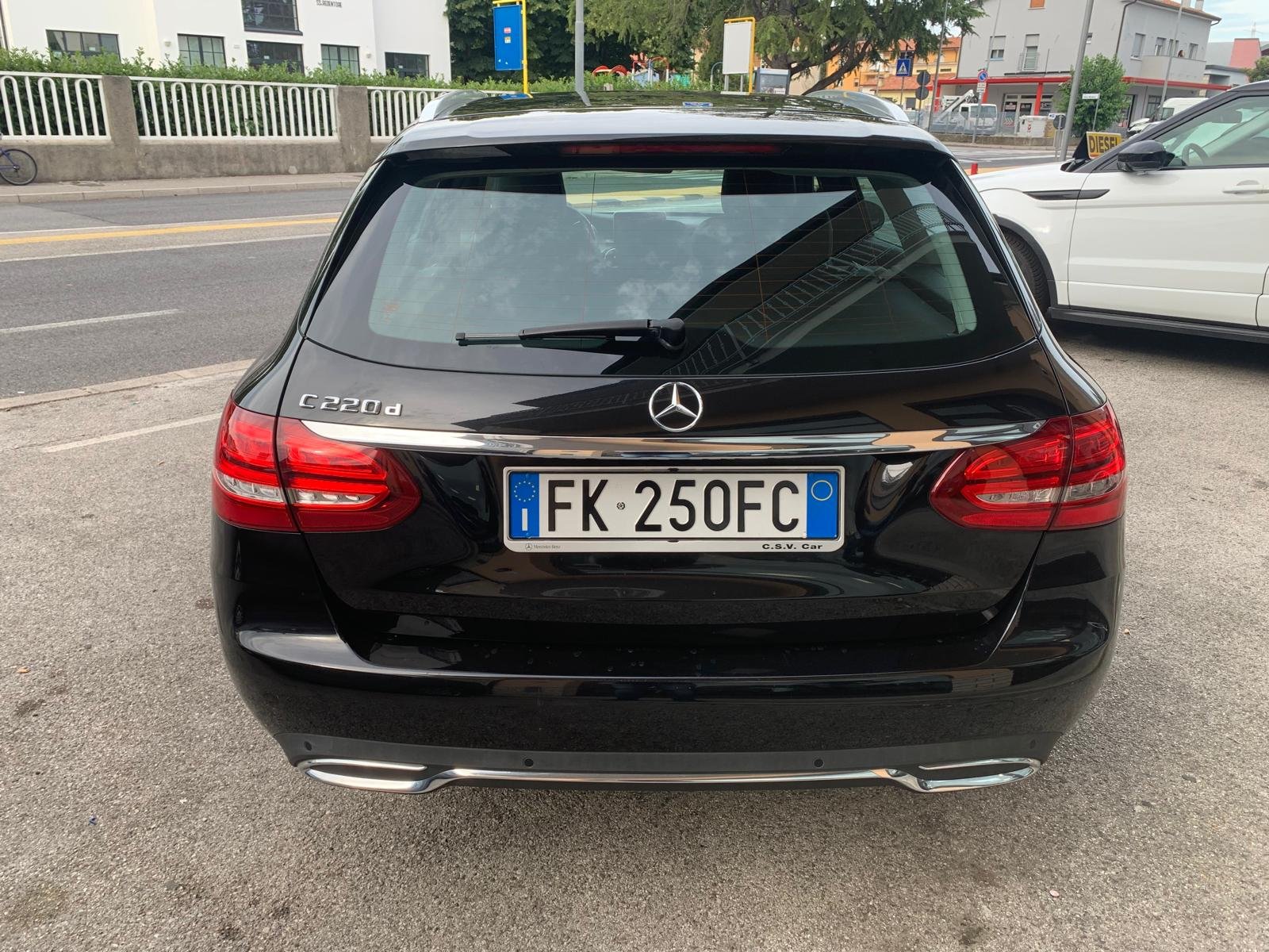 MERCEDES BENZ 220D