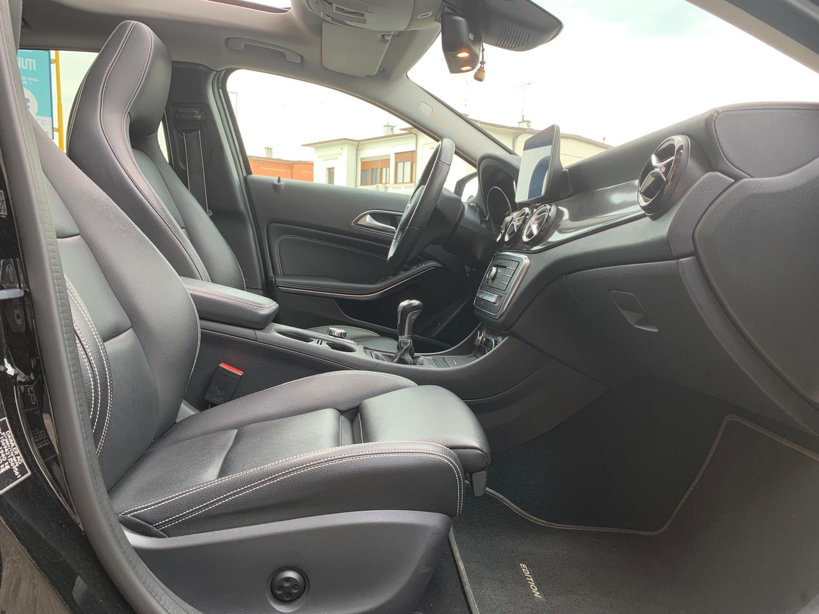 MERCEDES-BENZ GLA 180 EDITION