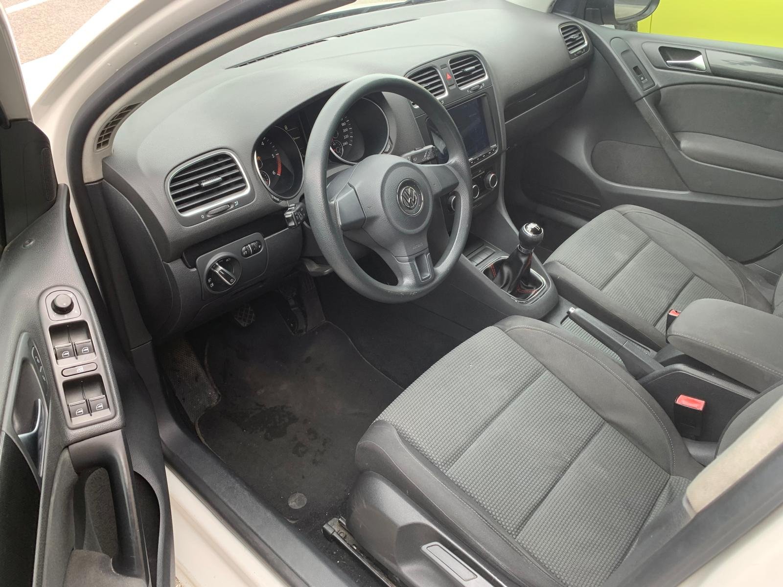 VOLKSWAGEN GOLF VI