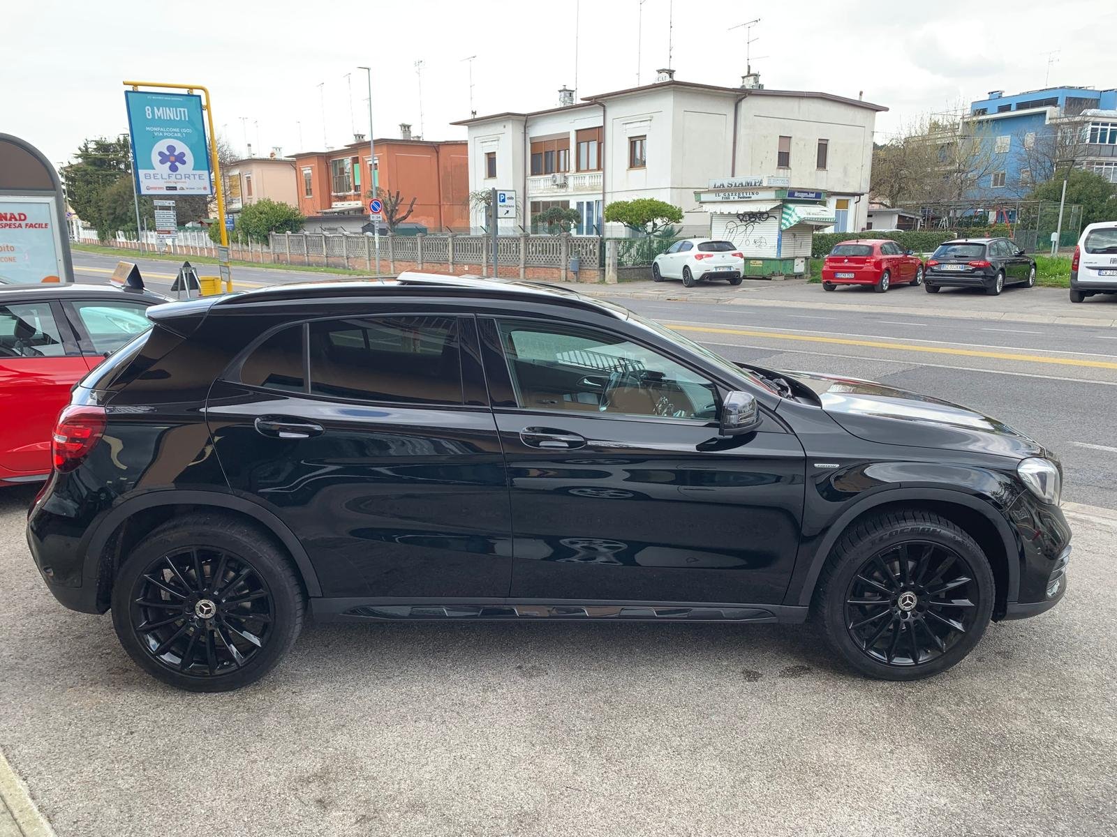 MERCEDES-BENZ GLA 180 EDITION