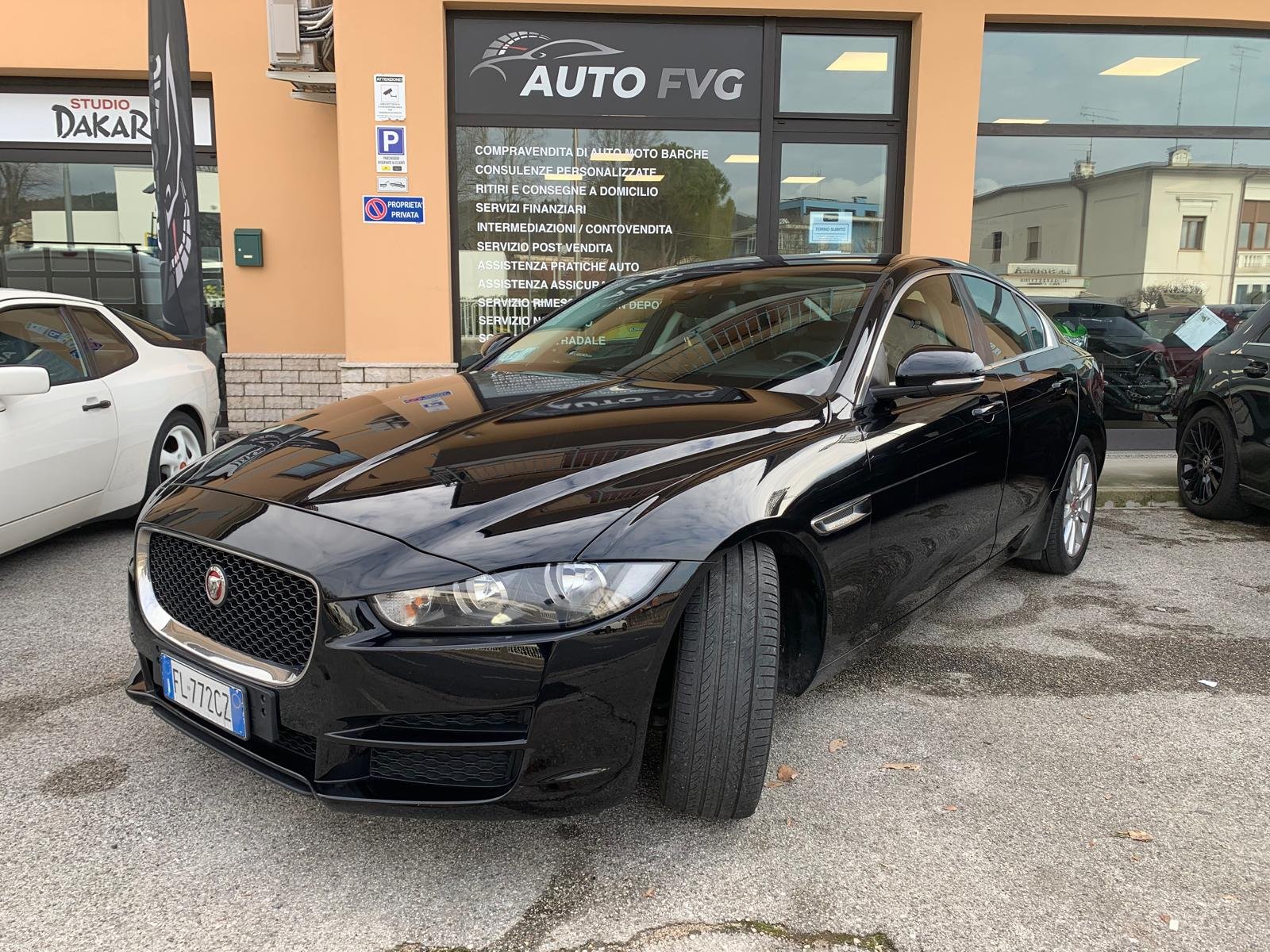 JAGUAR XE