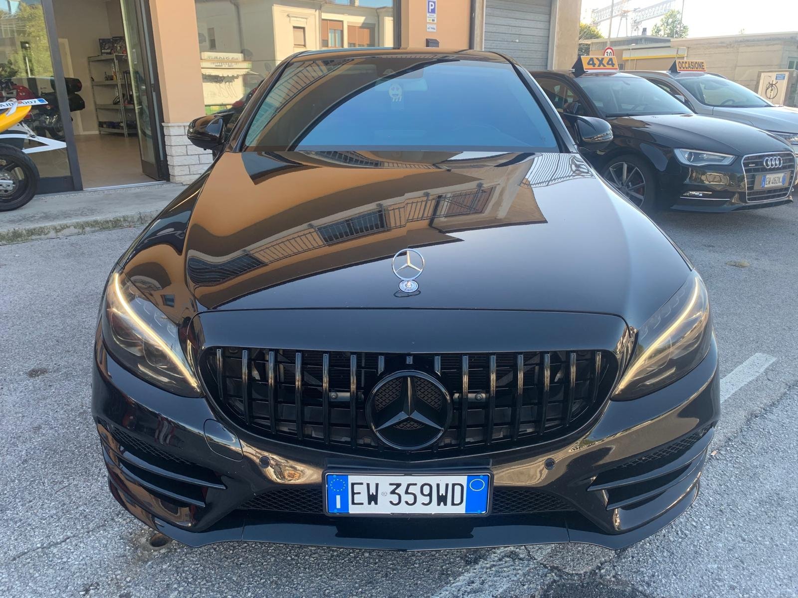 MERCEDES-BENZ C220