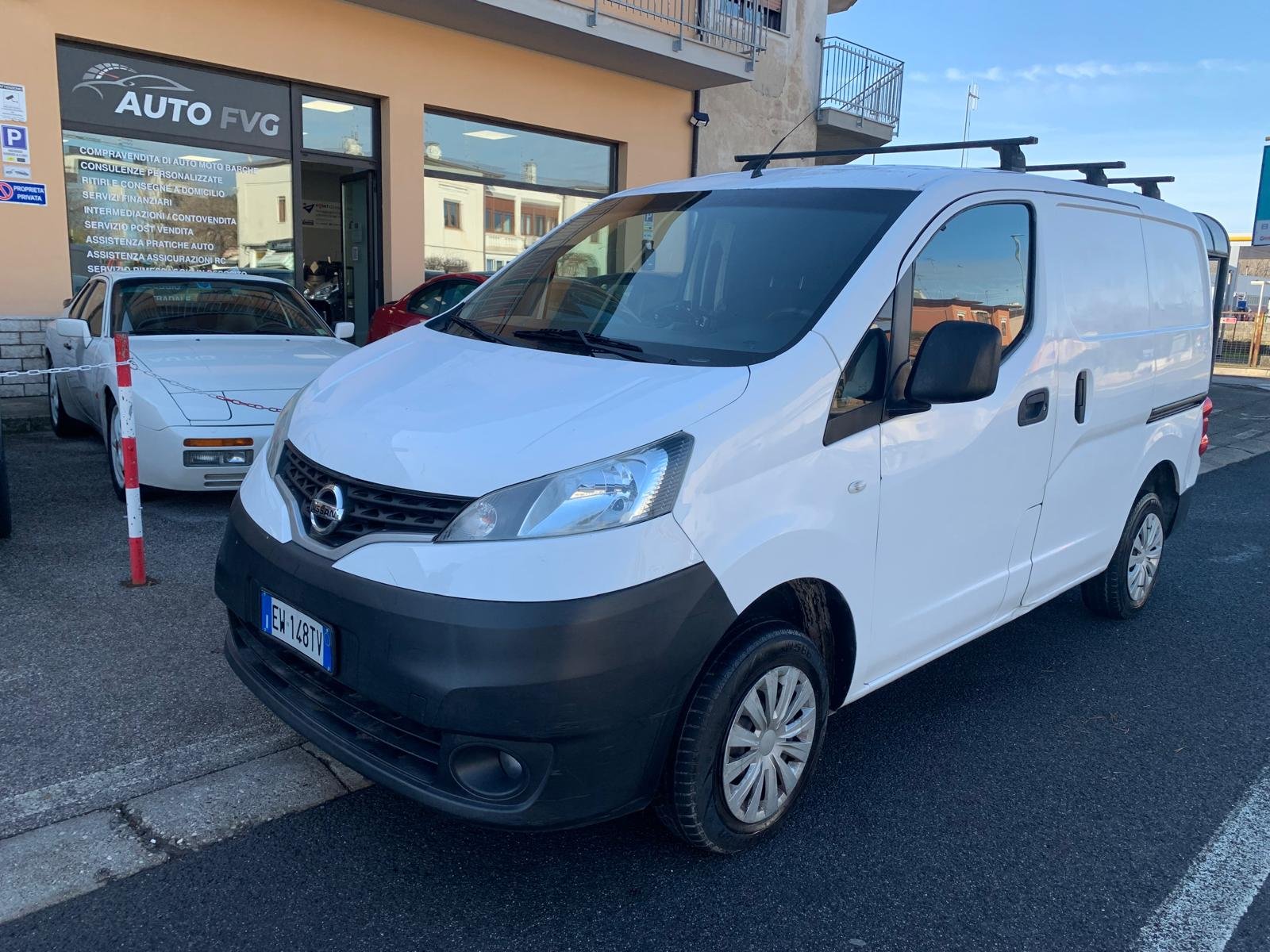 NISSAN NV200