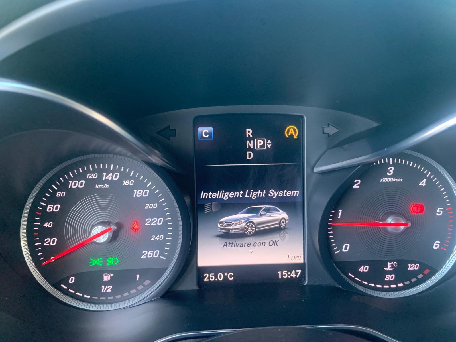 MERCEDES-BENZ C220