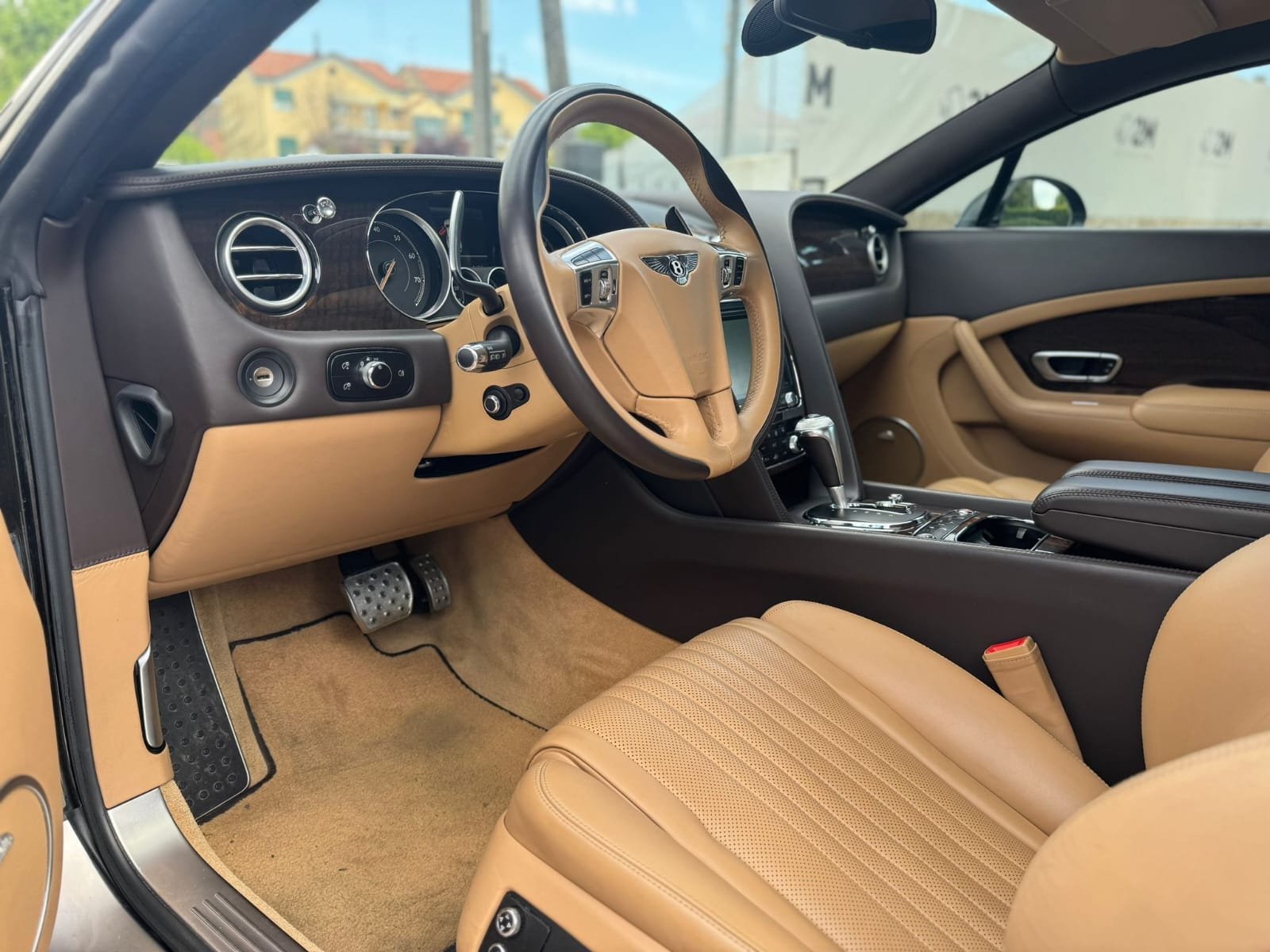 BENTLEY CONTINENTAL GT V8