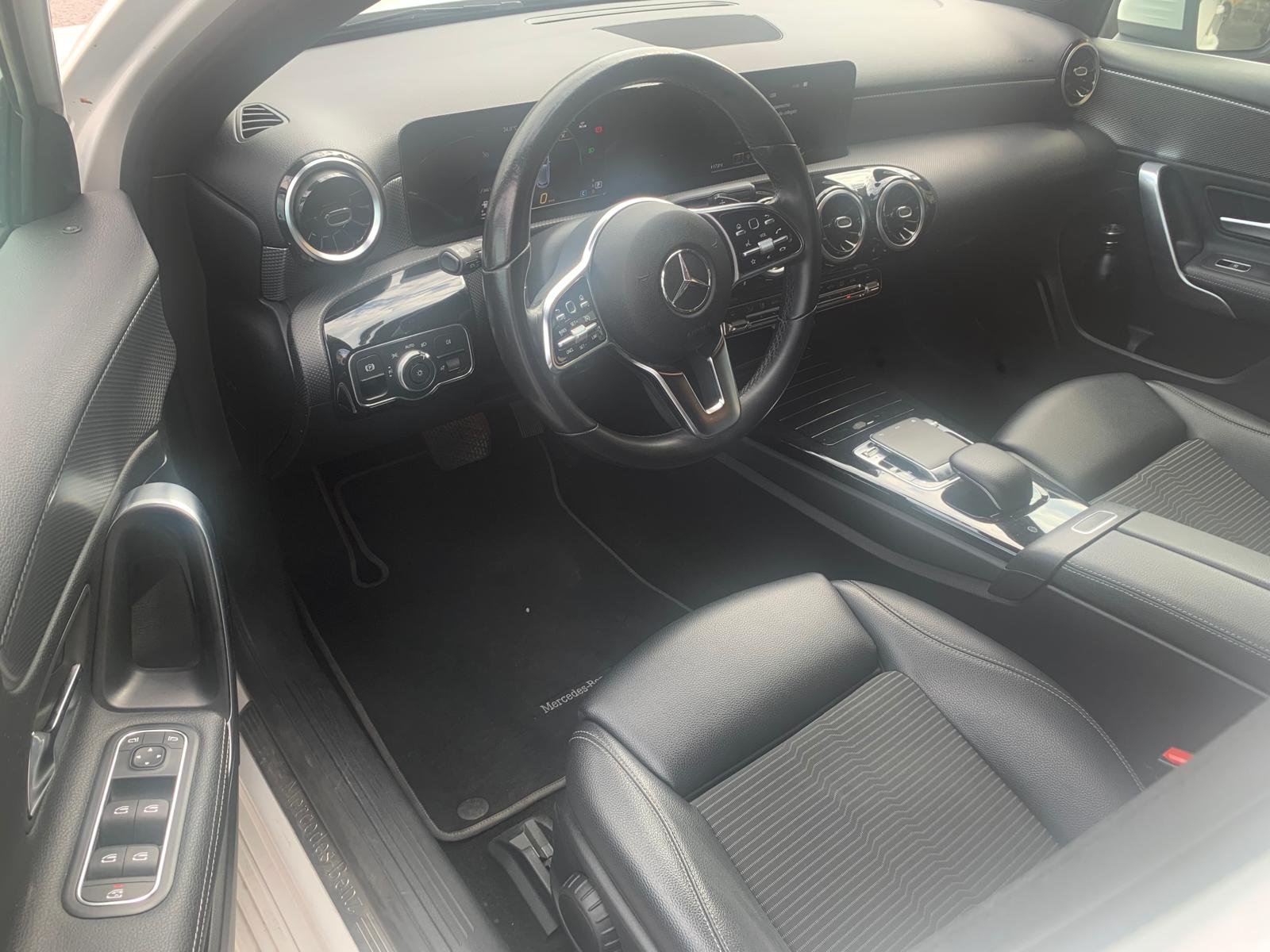 MERCEDES-BENZ A180d