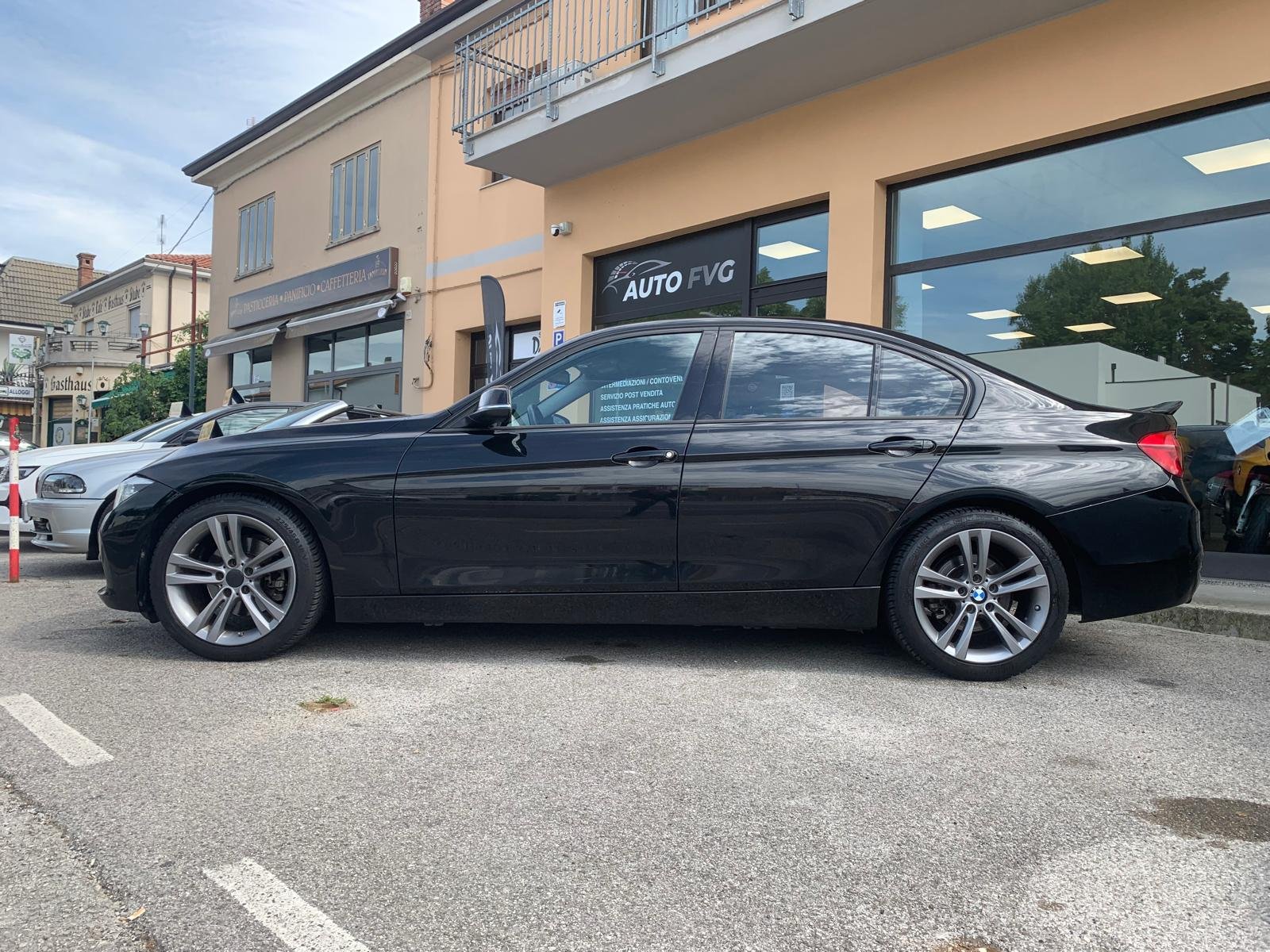 BMW 320 F30