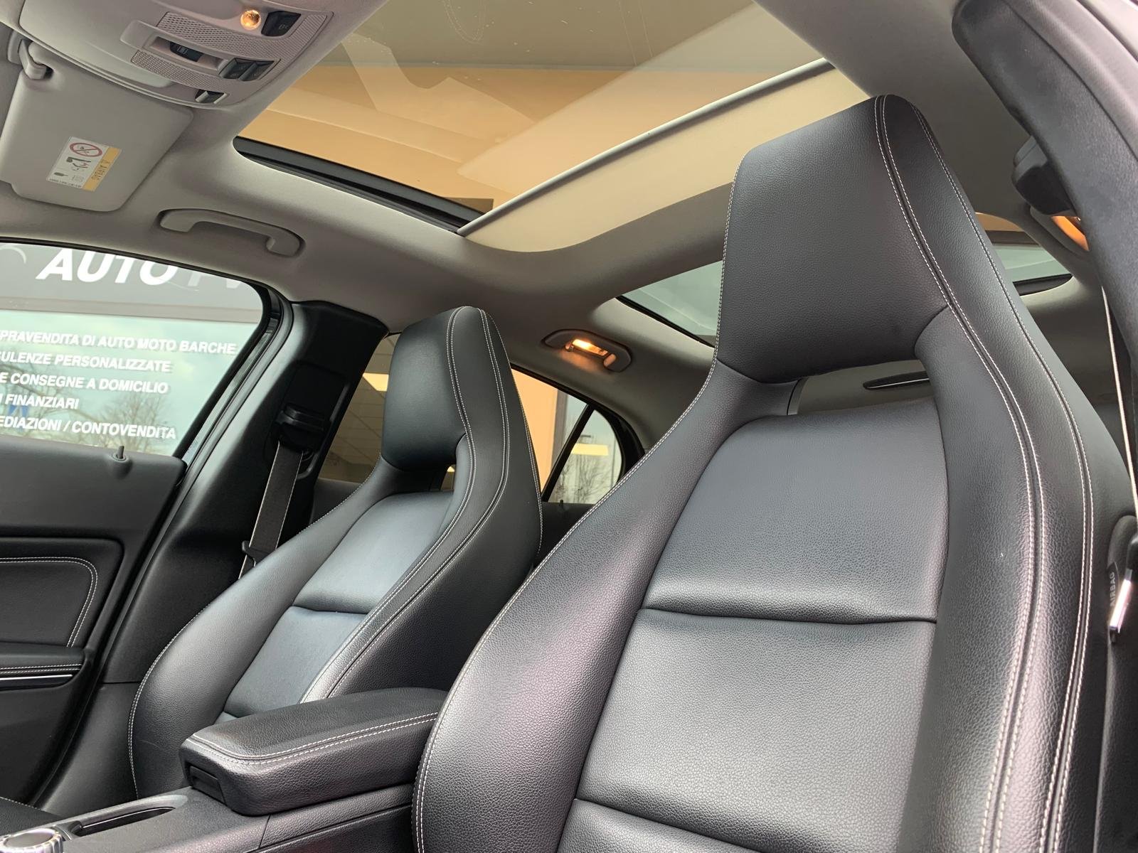 MERCEDES-BENZ GLA 180 EDITION