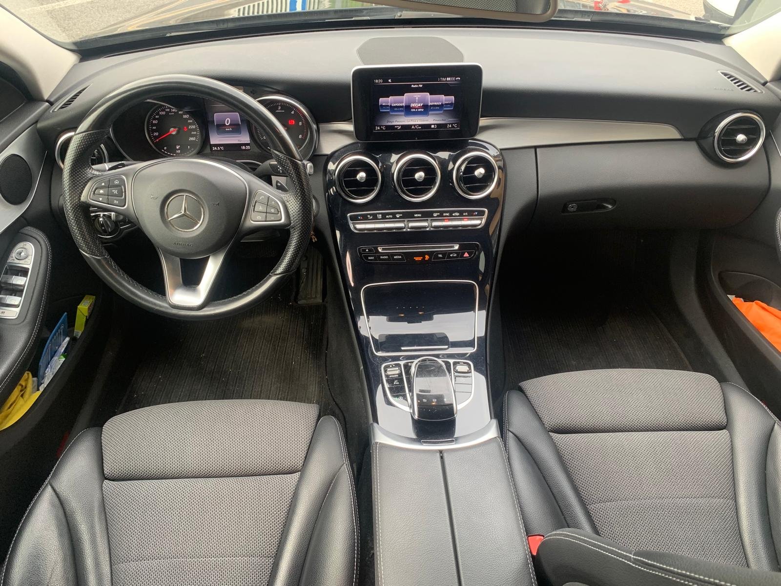 MERCEDES BENZ 220D