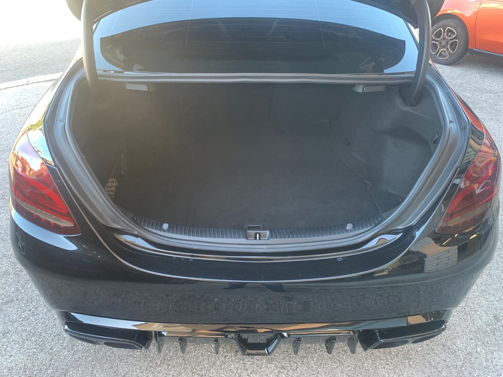 MERCEDES-BENZ C220