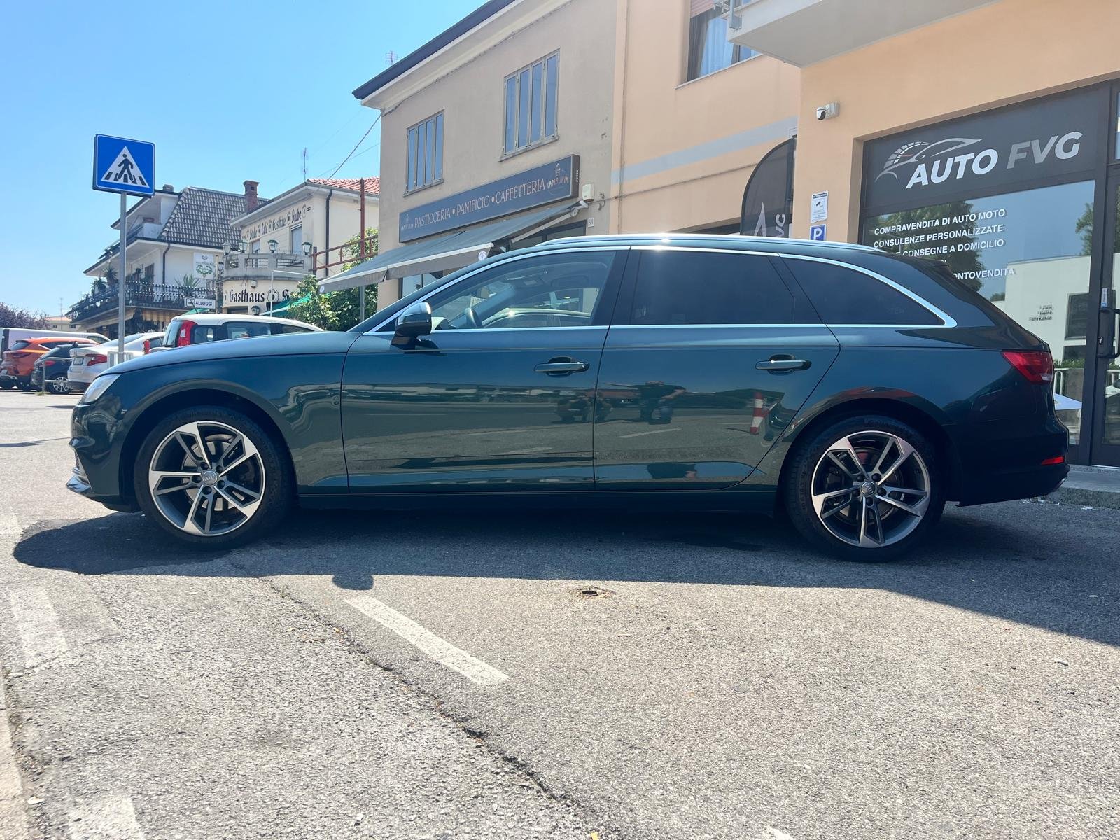 AUDI A4 AVANT