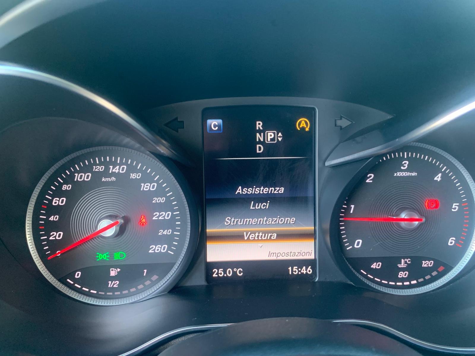 MERCEDES-BENZ C220
