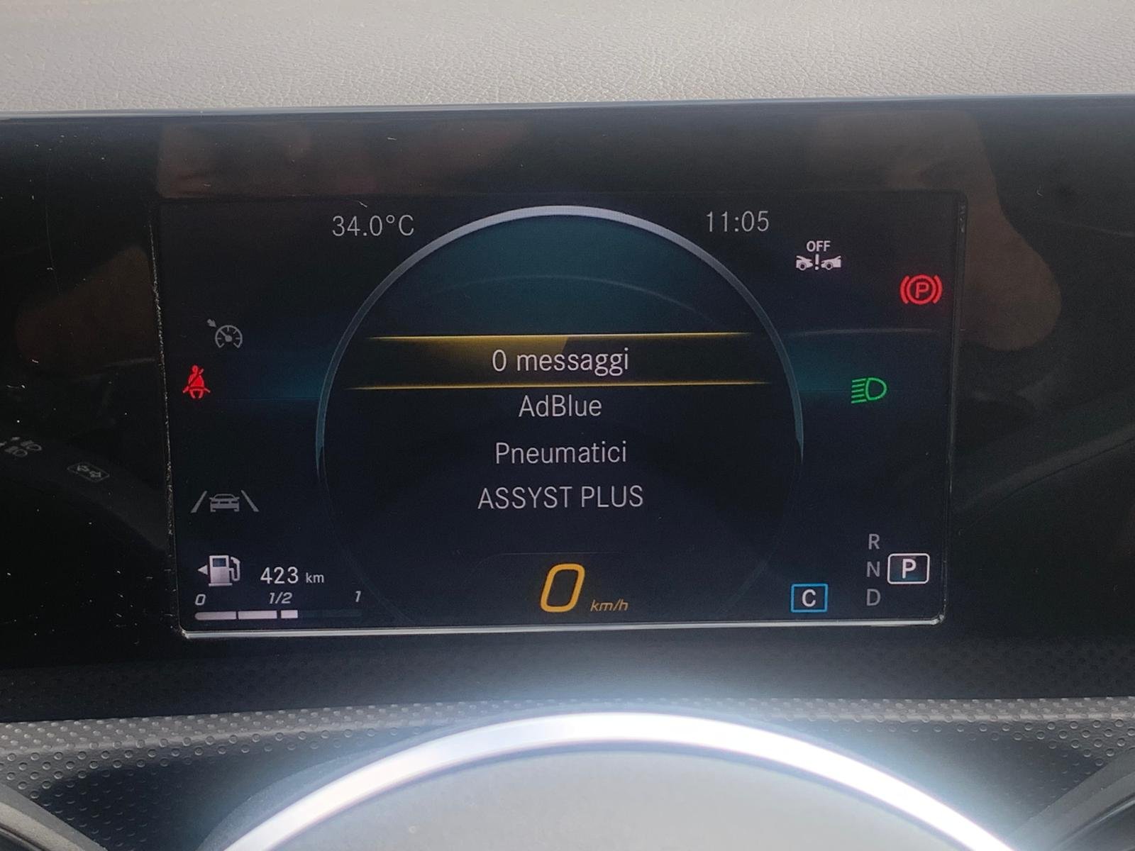MERCEDES-BENZ A180d