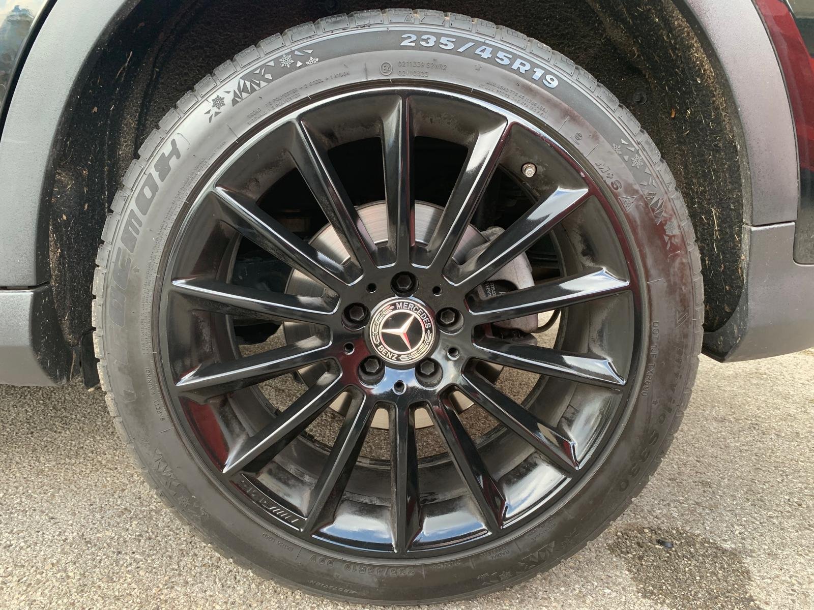 MERCEDES-BENZ GLA 180 EDITION