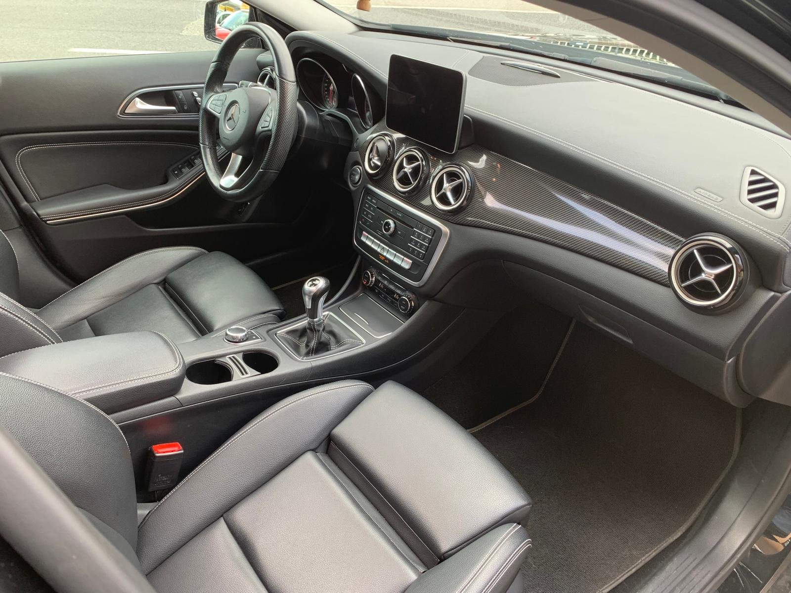 MERCEDES-BENZ GLA 180 EDITION