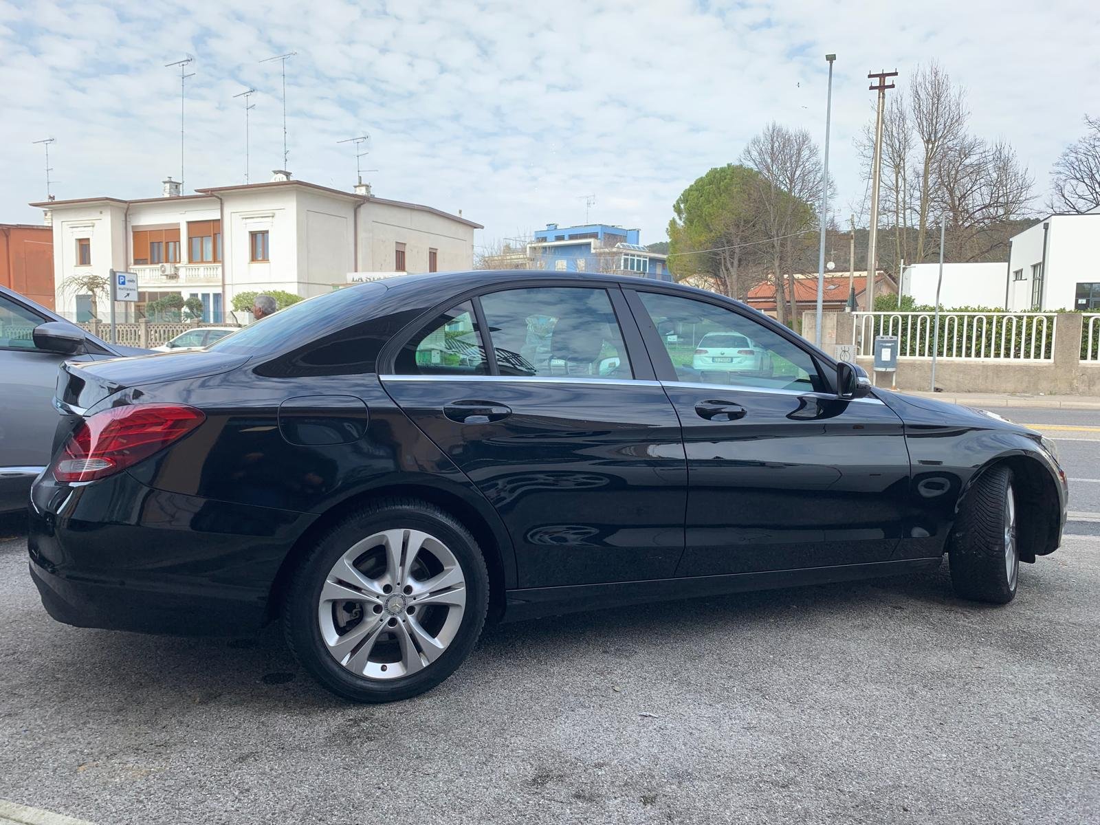 MERCEDES-BENZ C 200 d